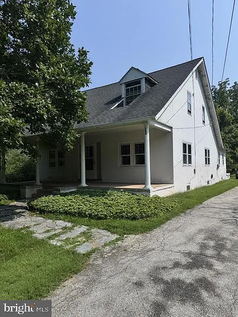 2 bed, 1.0 bath, 1400 sqft, $2,595 — Photo 2