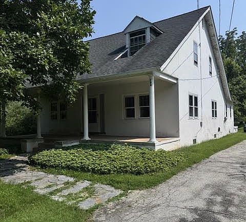 2nd image of 794 Bearhill Rd