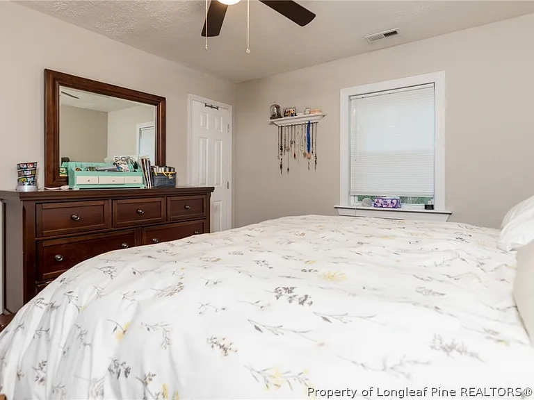 413 Langdon St — Photo 18