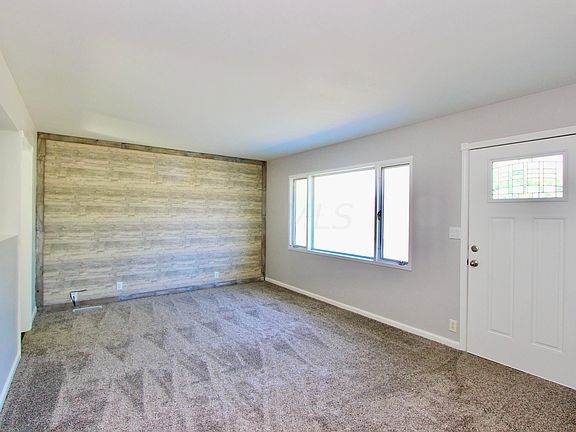 4th image of 567 Roberts Ave
