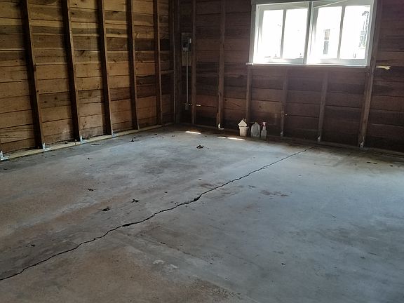 5th image of 6037 Fyler Ave