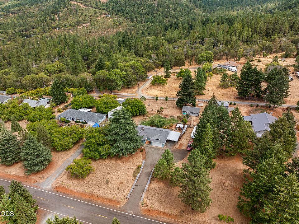 1st image of 221 Village Ln