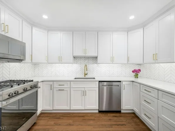 38 Park St 13-A #A, Florham Park Boro, NJ 07932