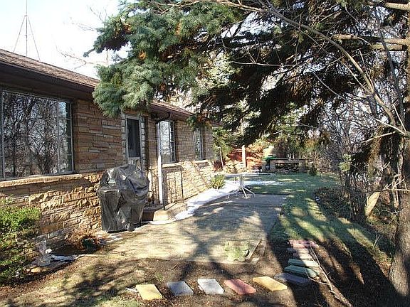 3rd image of 141 Henley Dr