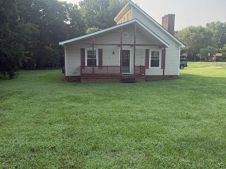5897 Weddington Rd — Photo 16