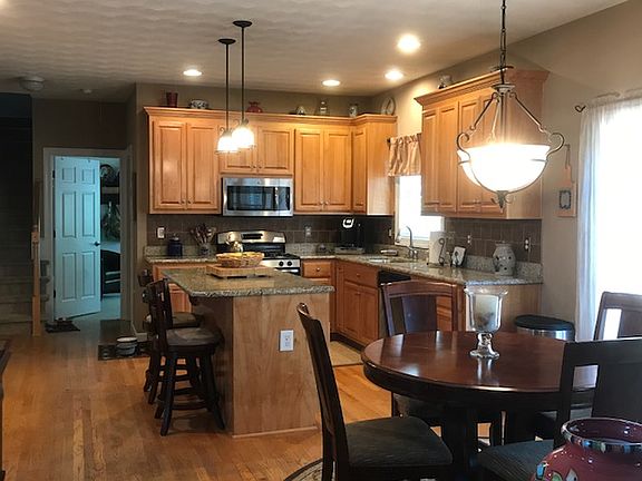 3rd image of 13422 Riverbirch Trl