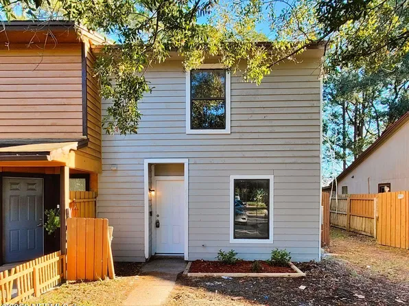 4769 BARNES Road S, Jacksonville, FL 32207