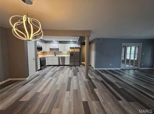 1902 Meadowtree Ln APT 2, Saint Louis, MO 63122