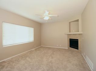 1501 Lakewood Dr, Papillion, NE 68046