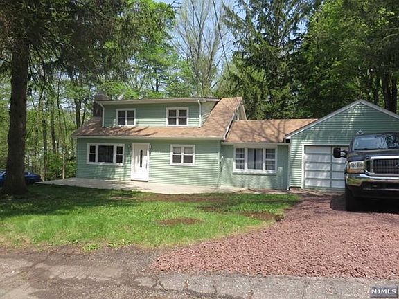 3rd image of 3 Fern Ln
