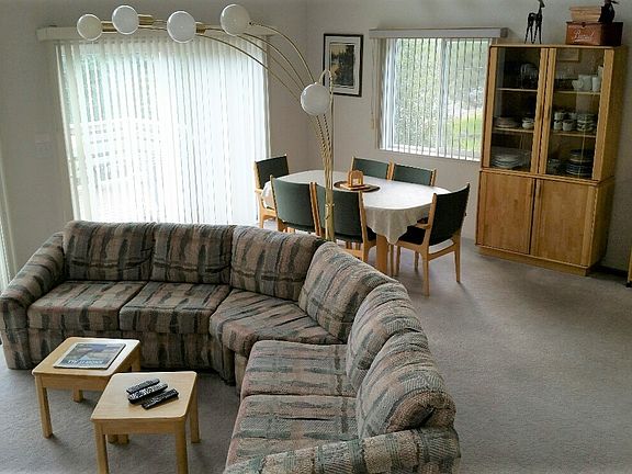 3rd image of 19800 Pleasant View Dr