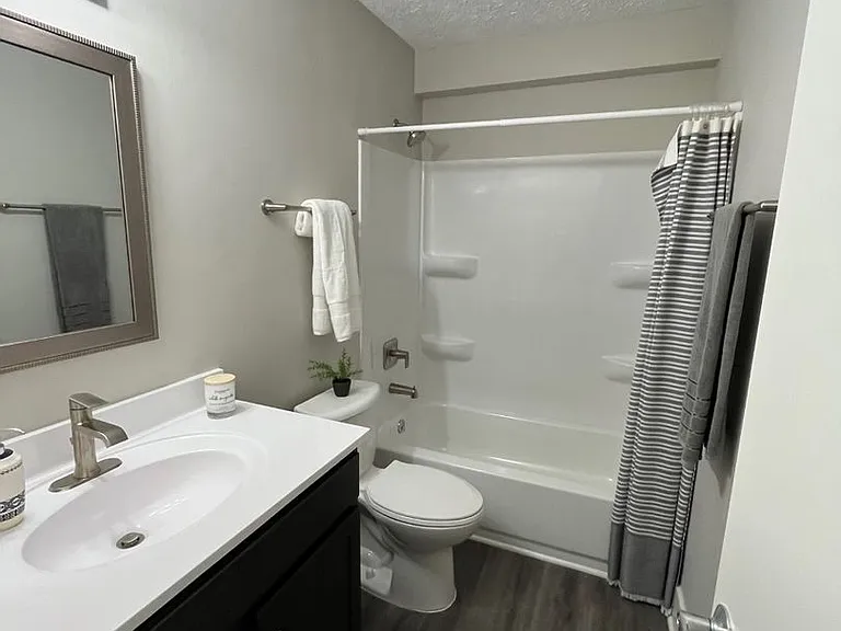 4001 Holdrege St — Photo 22