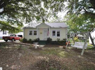 8 McMillin Cir, Inman, SC 29349