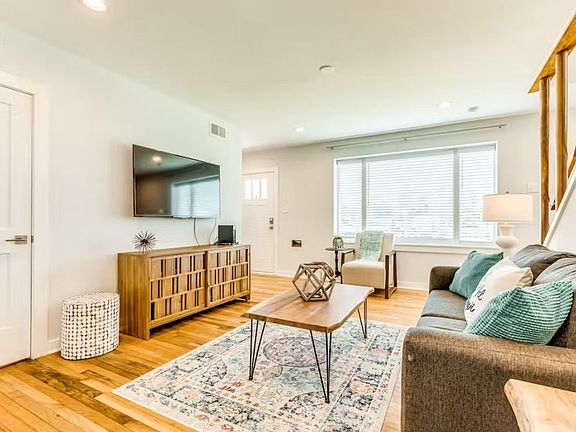 4th image of 2428 Avenue P #D