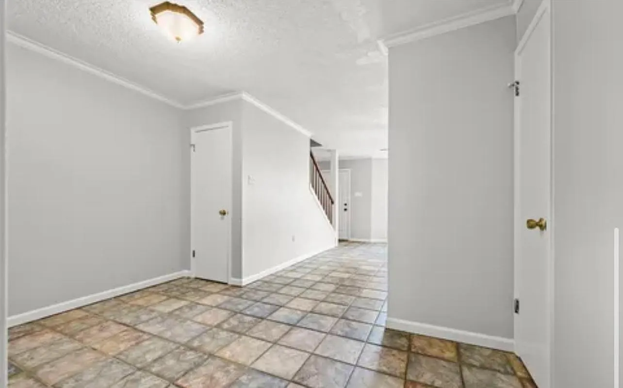 2 bed, 2.5 bath, 1068 sqft, $1,400 — Photo 4