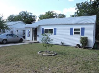 1804 W Commerce St, San Saba, TX 76877