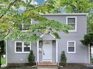 712 Maxwell Pl, Ridgewood, NJ 07450