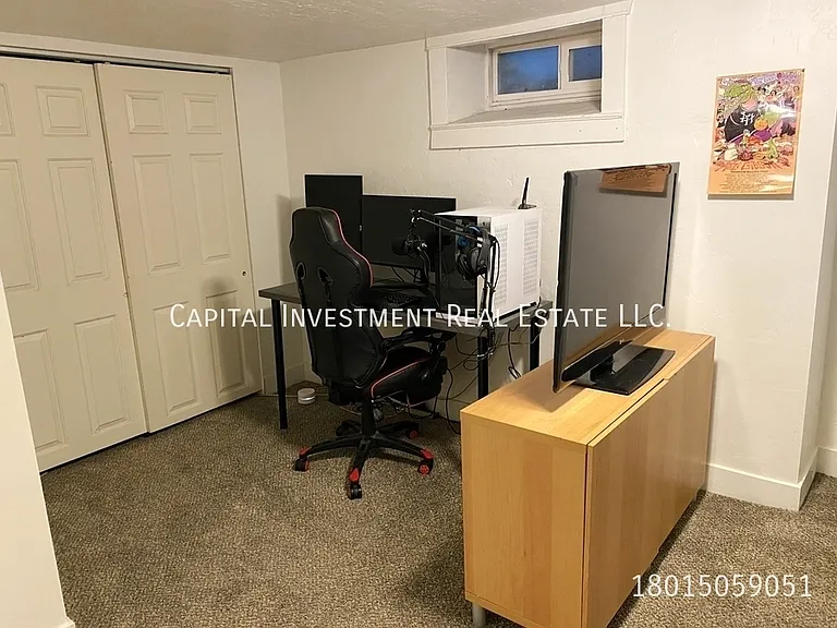 777 E Redondo Ave — Photo 15