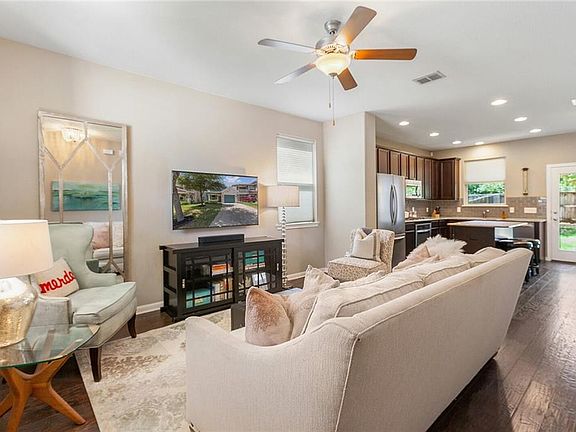 4th image of 1313 Central Park Ct