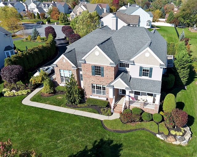1st image of 895 Garden Ct