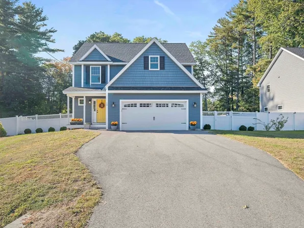 14 Adelaide St, Hudson, NH 03051