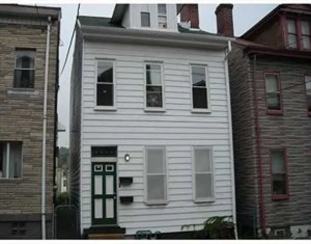 3932 Howley St photo 1