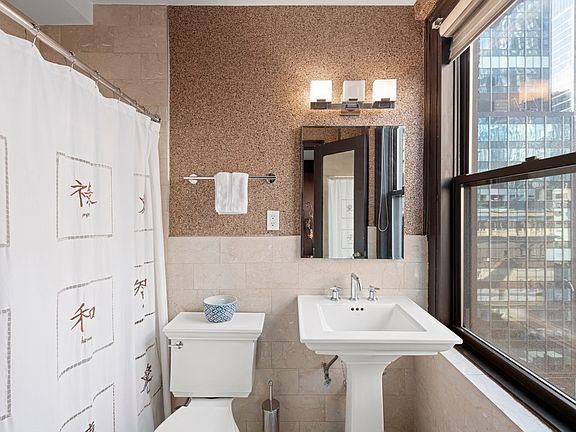 5th image of 162 W 56th St APT 1205