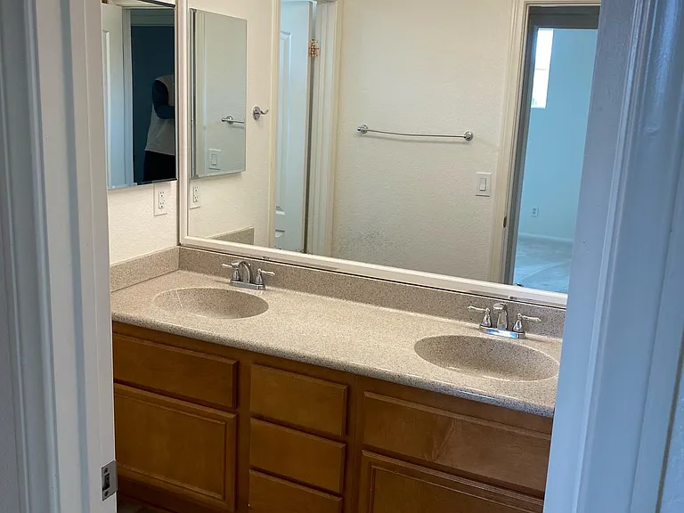 375 Northwood Ave — Photo 10