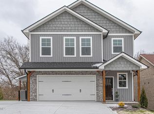 2726 Clay Top Ln, Knoxville, TN 37912
