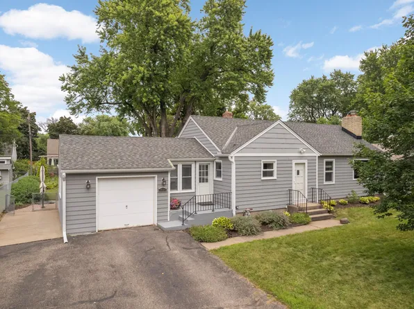 1925 Edgewater Ave, Arden Hills, MN 55112