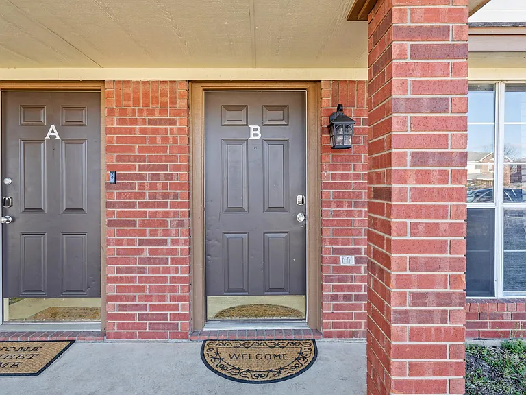 4404 Deek Dr #A — Photo 2