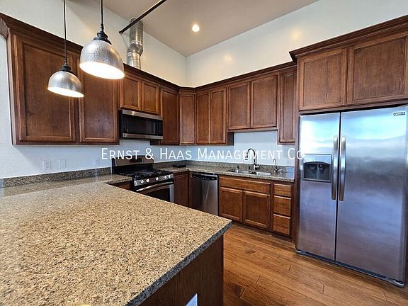 4th image of 800 S Pacific Ave Ste 205