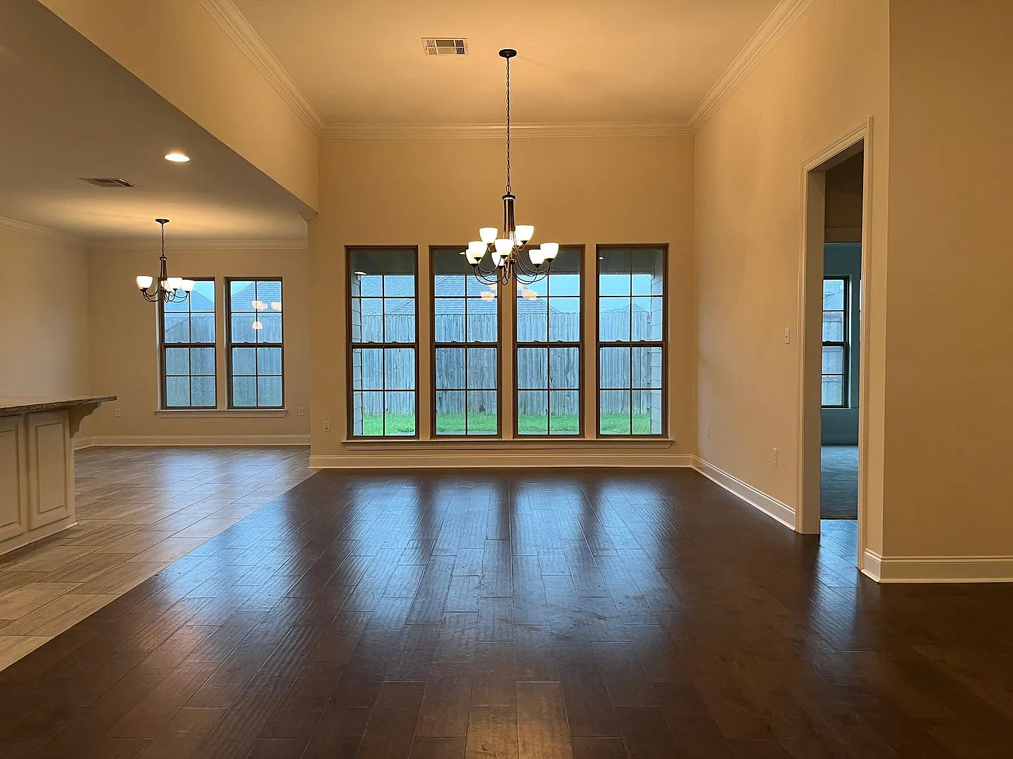 Beautiful 3 Bedroom plus office home in Prairieville — Photo 3
