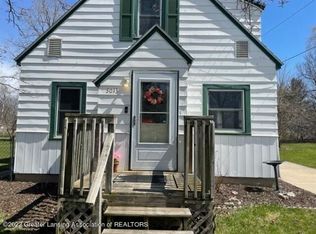 5013 Hughes Rd, Lansing, MI 48910