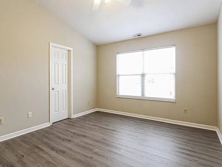 5384 Lakeside Manor Dr — Photo 10