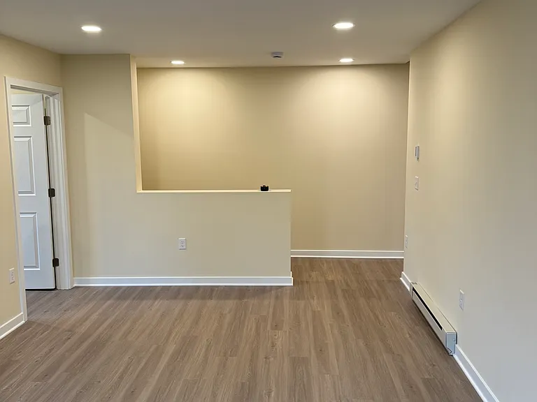 135 E Ross St #2F — Photo 6