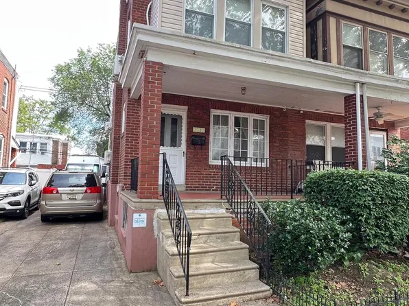 7033 Gillespie St, Philadelphia, PA 19135