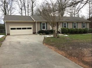 2646 White Oak Dr, Burlington, NC 27215