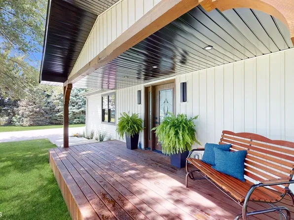 1016 S 52nd Ave E, Newton, IA 50208