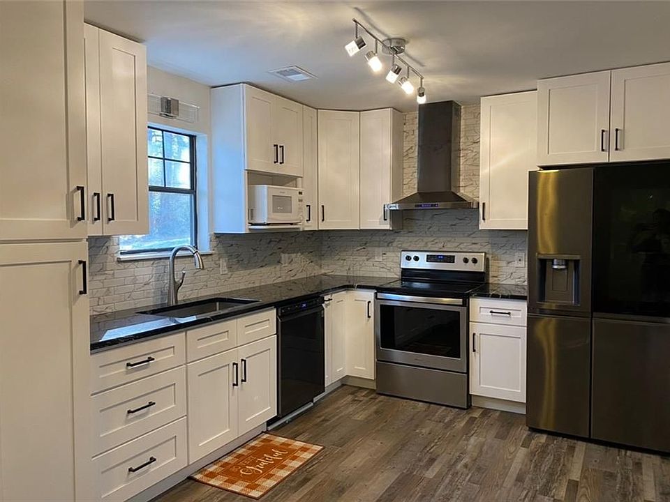1st image of 128 Woodberry Ct