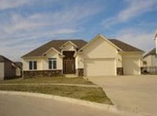 712 NE 41st Ct, Ankeny, IA 50021