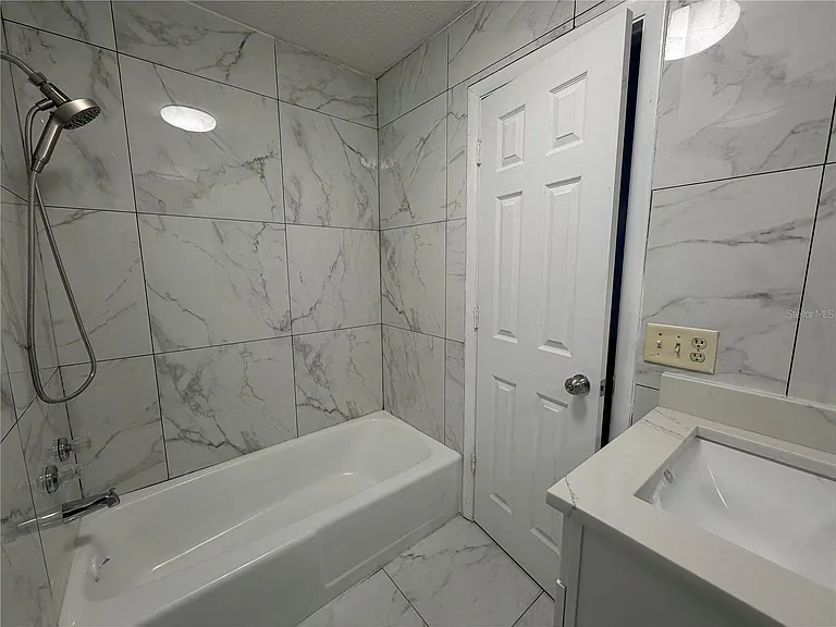 1365 Alton Rd — Photo 13