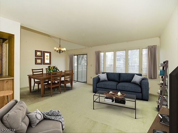 5th image of 11 Chelsea Ct