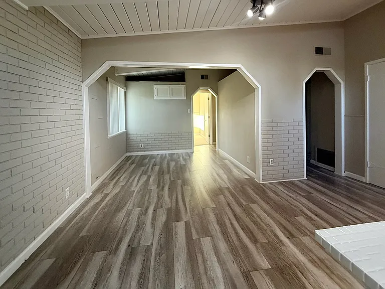 435 Dell Ave — Photo 11