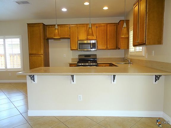5th image of 184 W Vallecito Ct