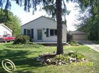 3245 Lafayette Dr, Trenton, MI 48183