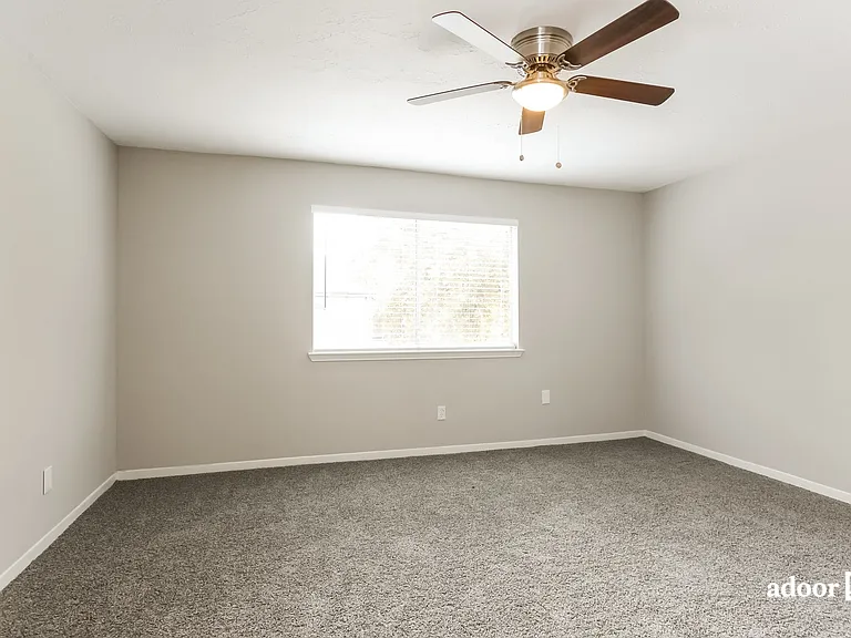10215 Golden Meadow Dr — Photo 13