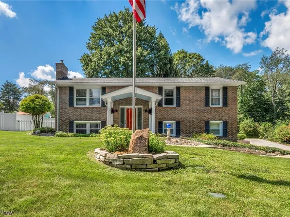 2737 Highline Dr, Mogadore, OH 44260