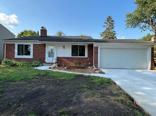 2923 Quartz Dr, Troy, MI 48085