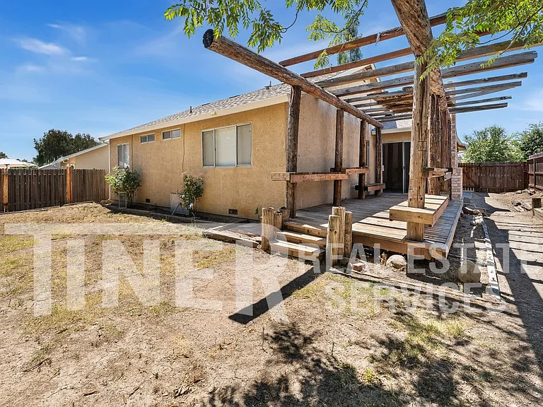 3233 Oriole Way — Photo 19